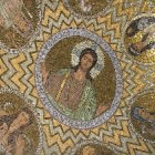  Иерусалим. Мозаичная сень над скульптурным изображением усопшей Божией Матери. 