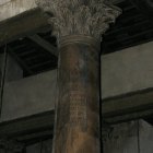 На колоннах сохранились греческие фрески XII века