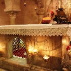 Престол в алтаре крипты Папской базилики