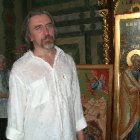 Иконописец Павел Бусалаев во время освящения икон 29.06.2011